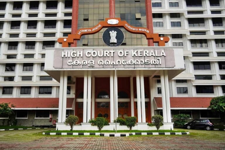 പൈതൃക സ്വത്തിൽ പെൺമക്കൾക്കും തുല്യാവകാശം : ഹൈകോടതി