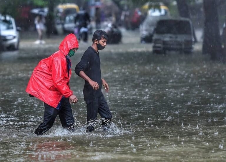 അതി തീവ്ര മഴ തുടരുമെന്ന് മുന്നറിയിപ്പ്