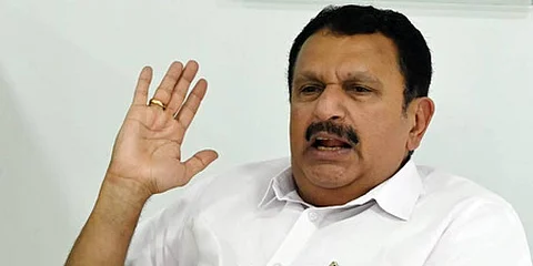 തരൂരിന് ഊര് വിലക്കുമായി കെ.മുരളീധരൻ