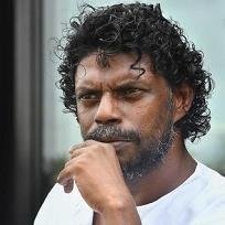 വിവരക്കേടേ….നിന്റെ പേരോ, വിനായകൻ