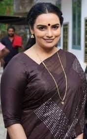 ‘അമ്മ’ യിൽ വനിത സാരഥിക്ക് സാധ്യത