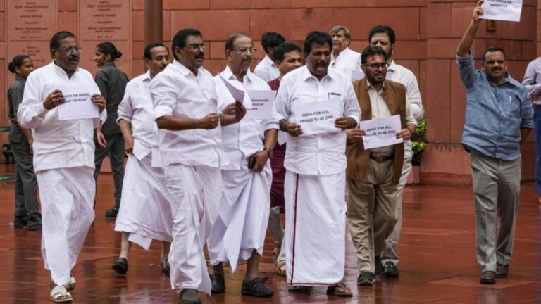 ജയിലിൽ കഴിയുന്ന കന്യാസ്ത്രീകളെ UDF സംഘം നേരിൽ കണ്ടു