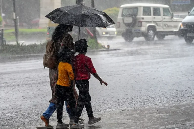 മഴ വീണ്ടും വരുന്നു