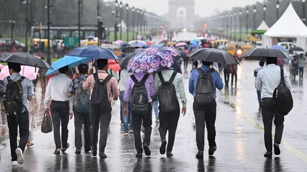 കാലാവസ്ഥ മാറിയും മറിഞ്ഞും; മഴ മുന്നറിയിപ്പ്
