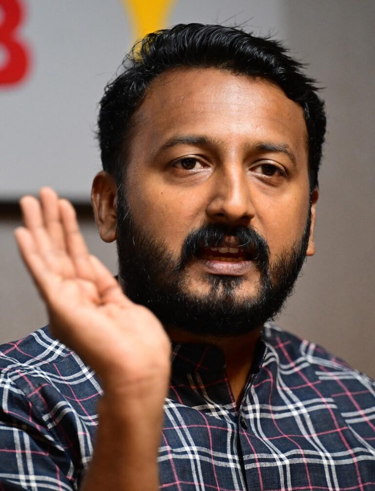 രാഹുലിന് പാർട്ടിയിൽ നിന്ന് സസ്പെൻഷൻ; MLA ആയി തുടരാം