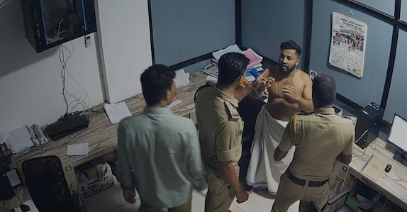 കുന്ദംകുളം പോലീസ് മർദ്ദനം: നാല് പേർക്ക് സസ്പെൻഷൻ, പിരിച്ചു വിടാനും സാധ്യത