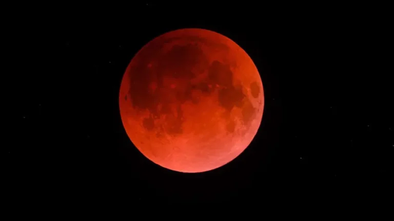 ഇന്ന് ചെന്താരകം;&nbsp; പൂർണ്ണ ചന്ദ്രഗ്രഹണം, ഇന്ത്യയിൽ ദൃശ്യമാകും